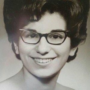 Meet your Posher, Lois